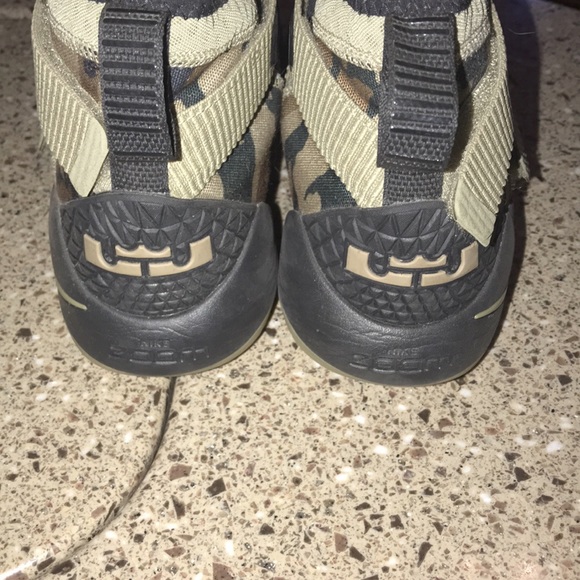 Nike Lebron soldier - Picture 2 of 4